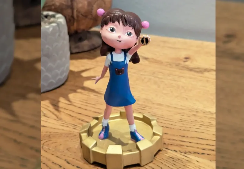 פסלון דמות מלאה על בסיס עגול